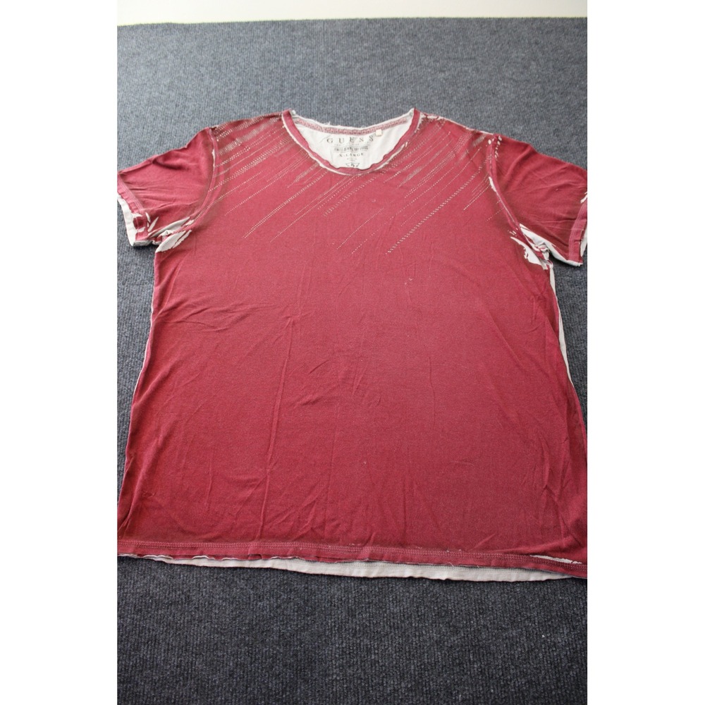 VTG. Guess Mens V-Neck T-Shirt Burgundy Red Foil Graphic 2 Layer Distressed XL